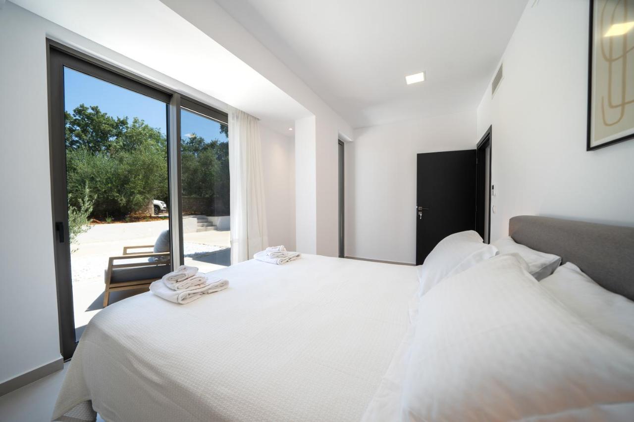 Villa Vivian Heated Private Swimming Pool & Jacuzzi Georgioúpoli Extérieur photo